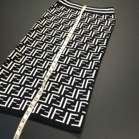 Black and White Ribbed Pencil Midi Skirt - Picture 3 of 6